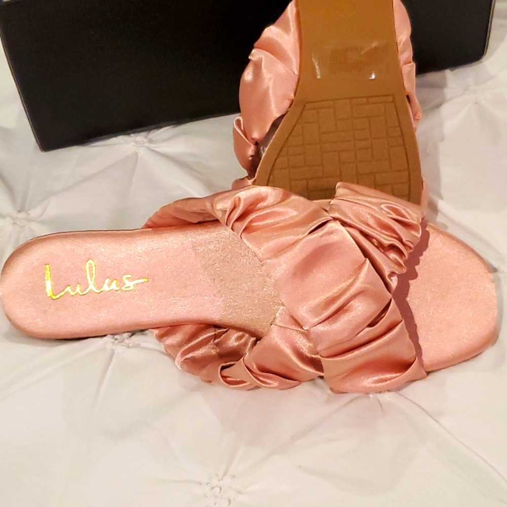 🆕️Lulus Satin Sandals - Picture 6 of 6